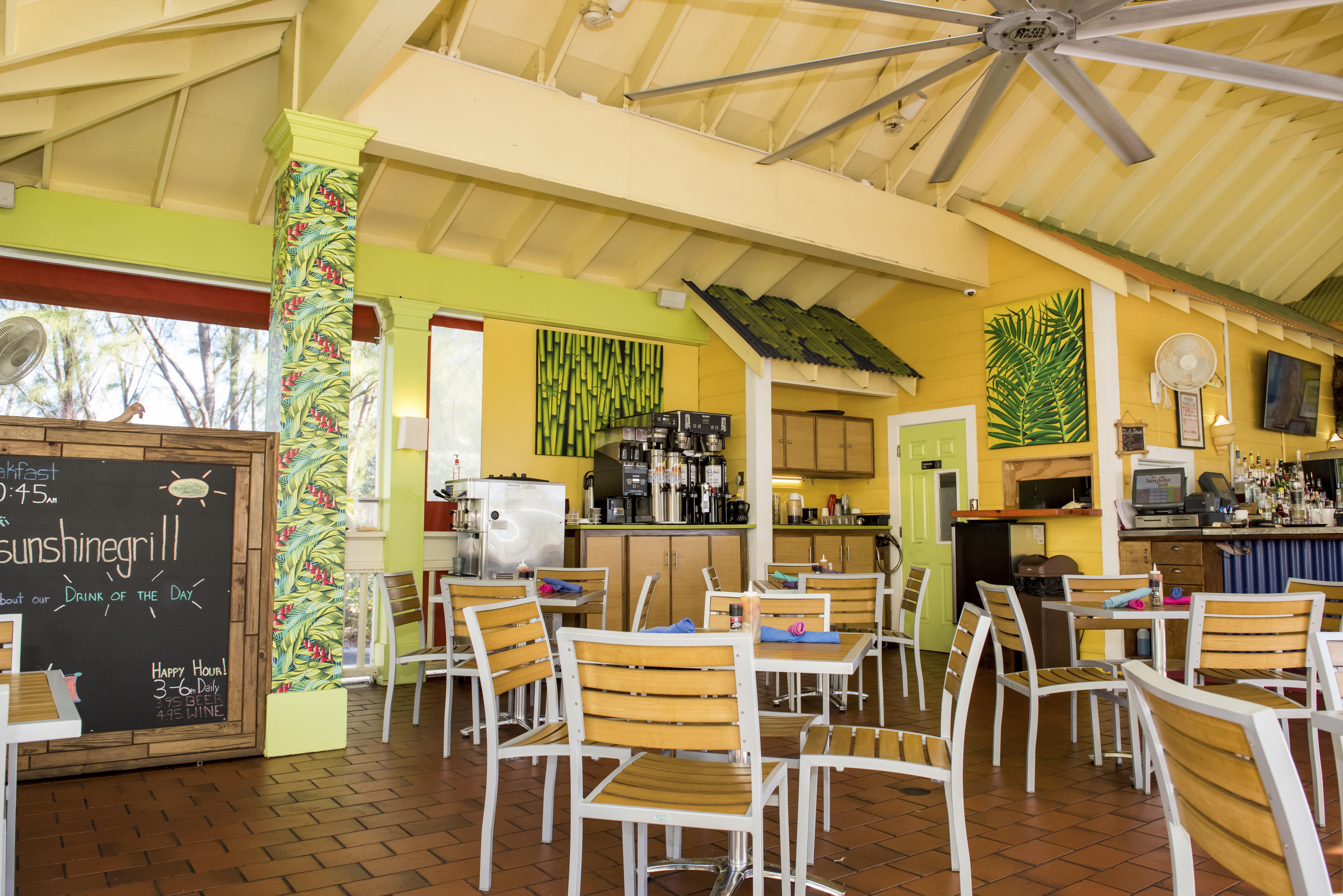 Sunshine Suites Resort West Bay Экстерьер фото