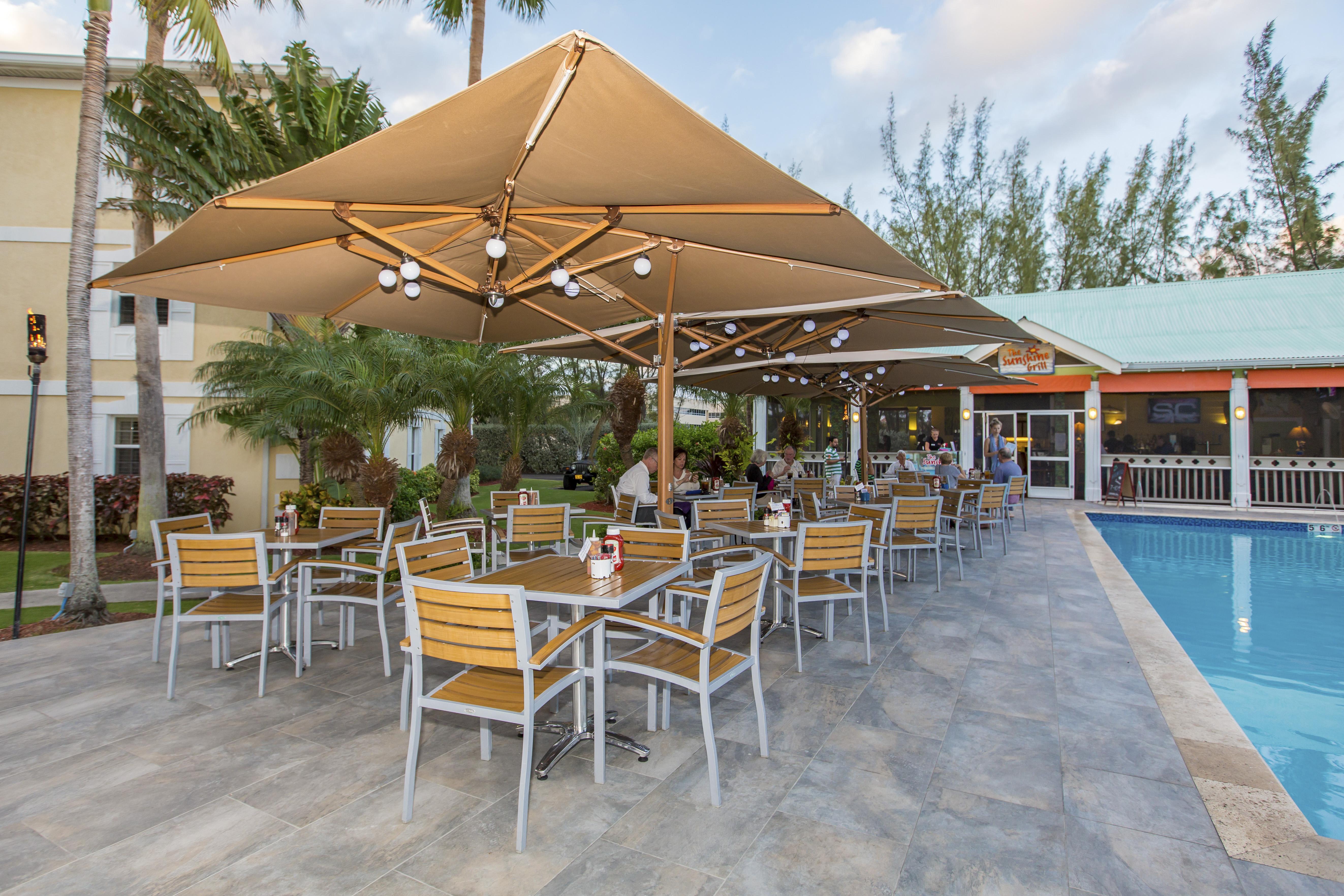 Sunshine Suites Resort West Bay Экстерьер фото