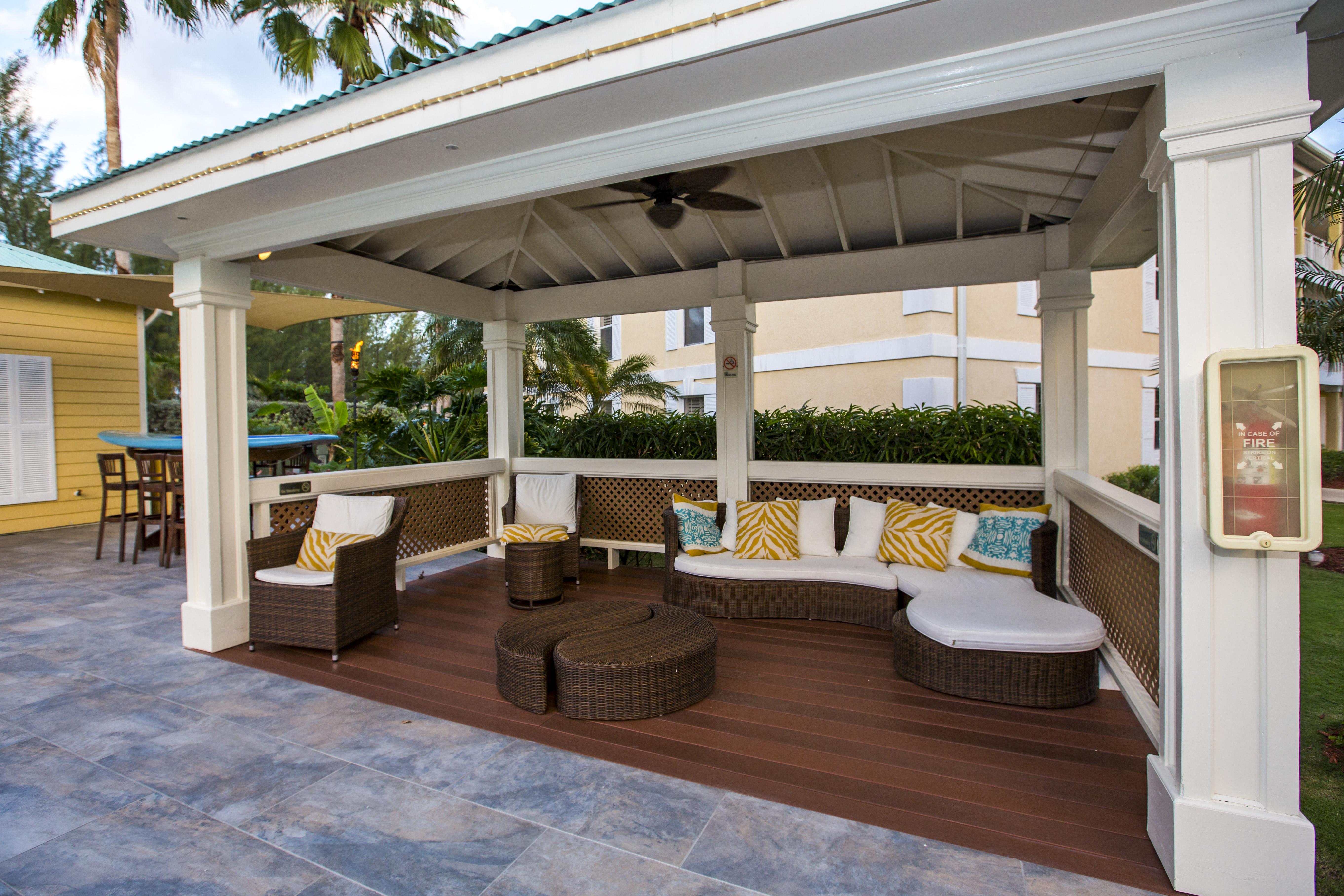 Sunshine Suites Resort West Bay Экстерьер фото