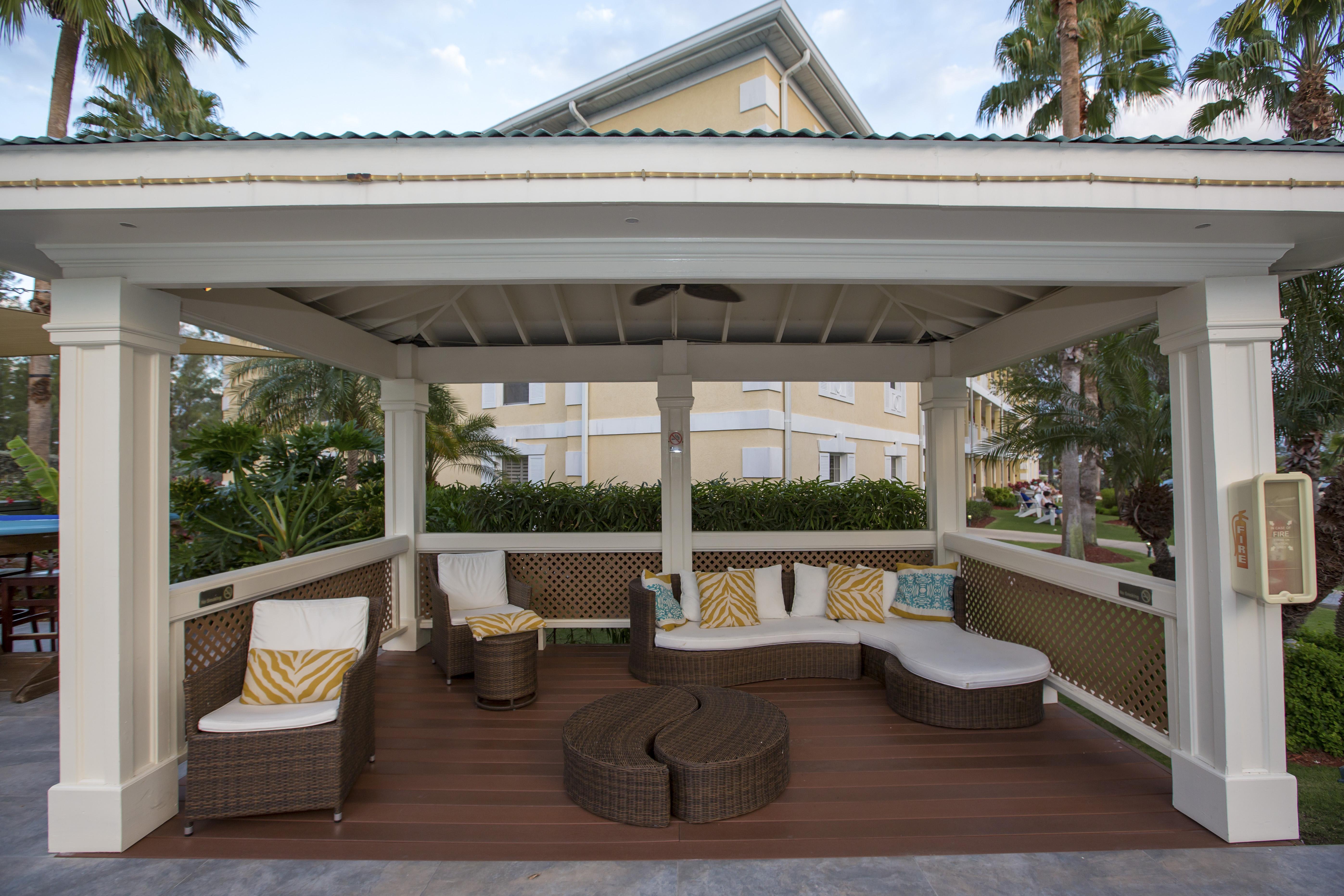 Sunshine Suites Resort West Bay Экстерьер фото