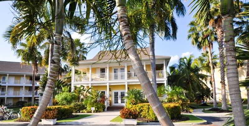 Sunshine Suites Resort West Bay Экстерьер фото