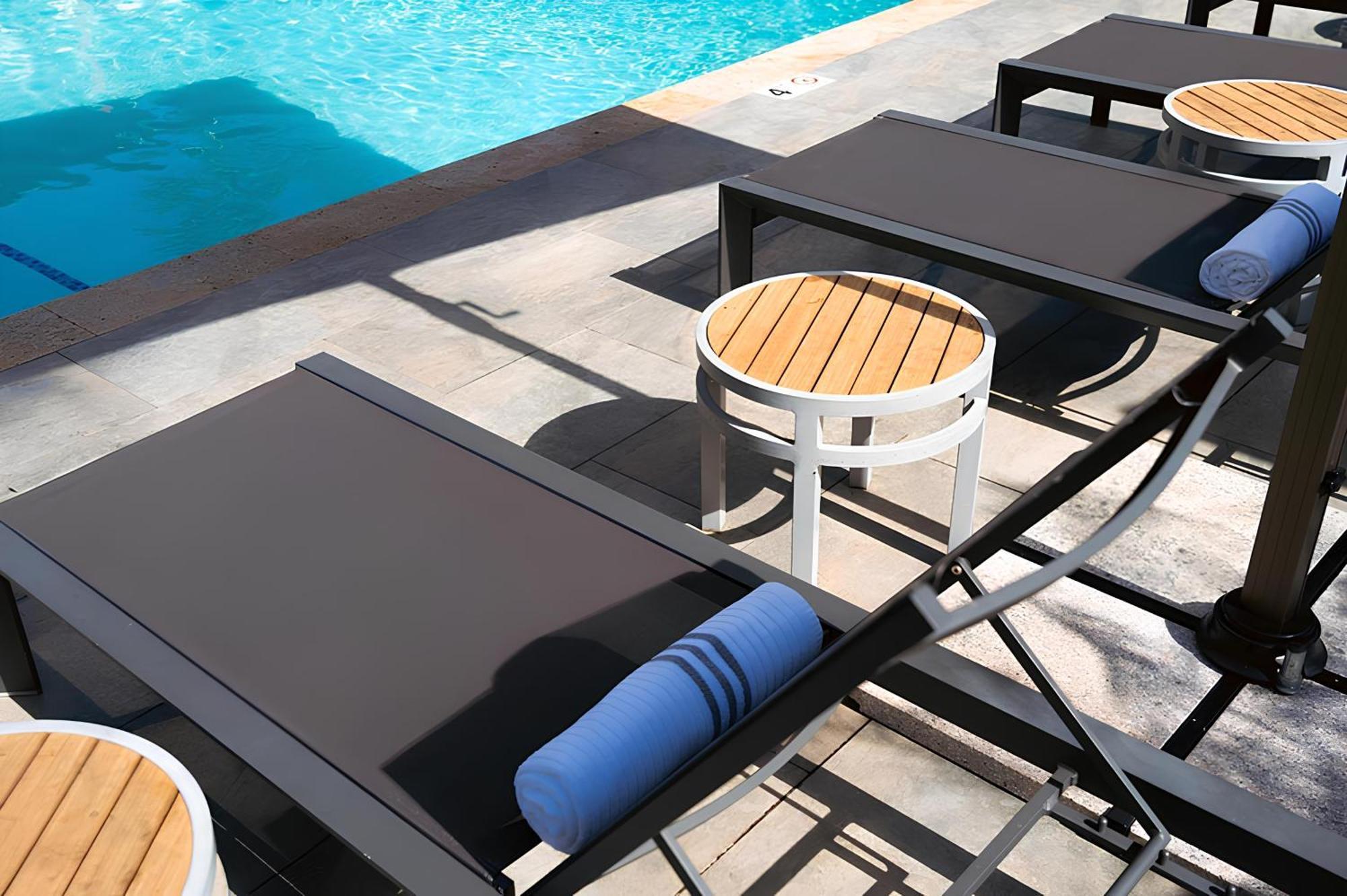 Sunshine Suites Resort West Bay Экстерьер фото